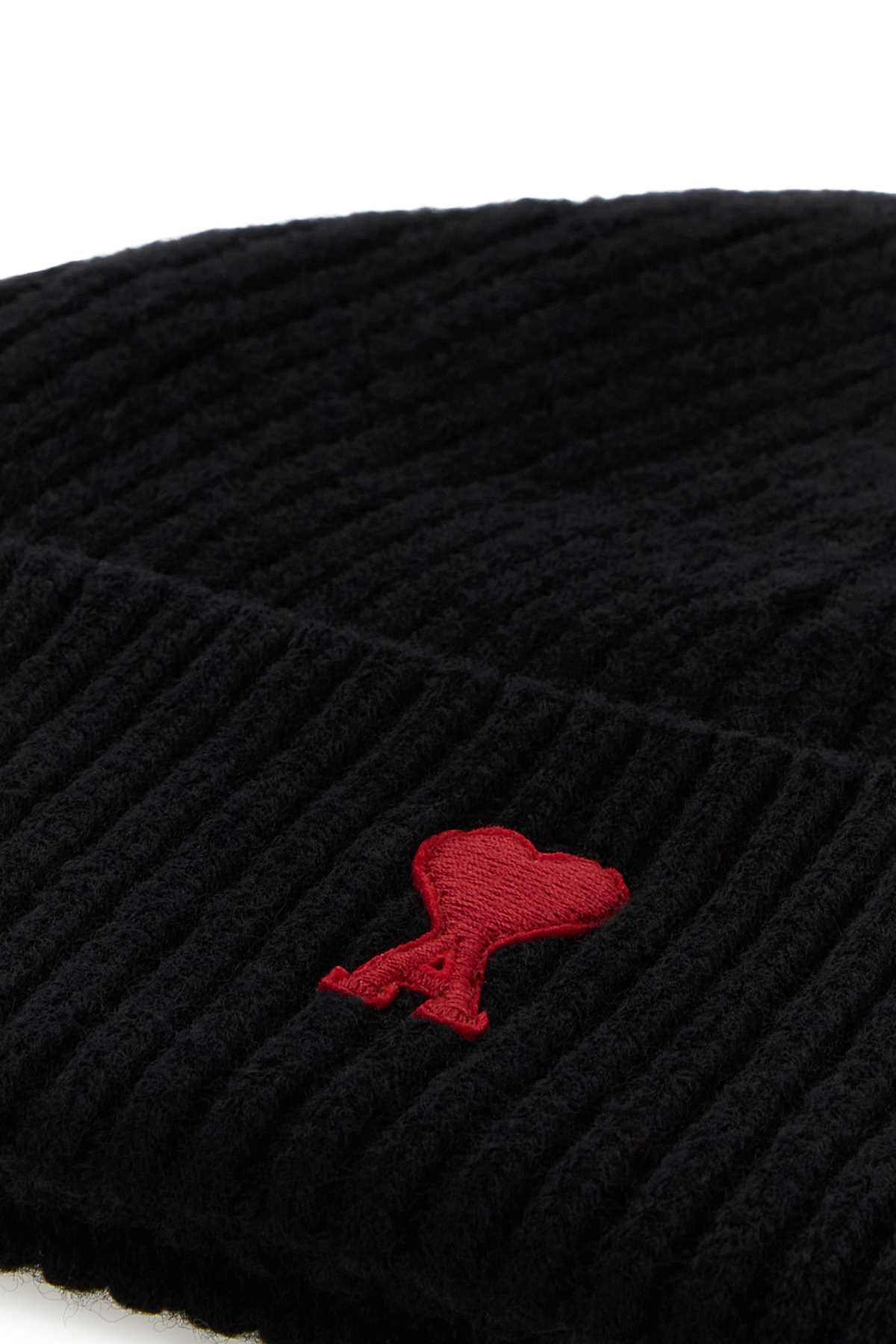 QUOTA_-BEANIE_WITH_CONTRASTED_AMI_DE_COEUR_BFUHA116018_009_Image_3