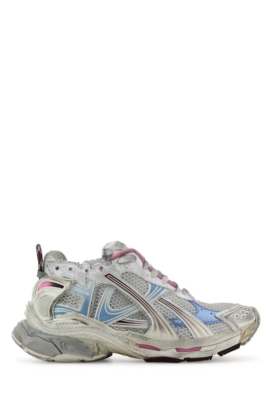RUNNER_772767WRUNG_9245_Image_1