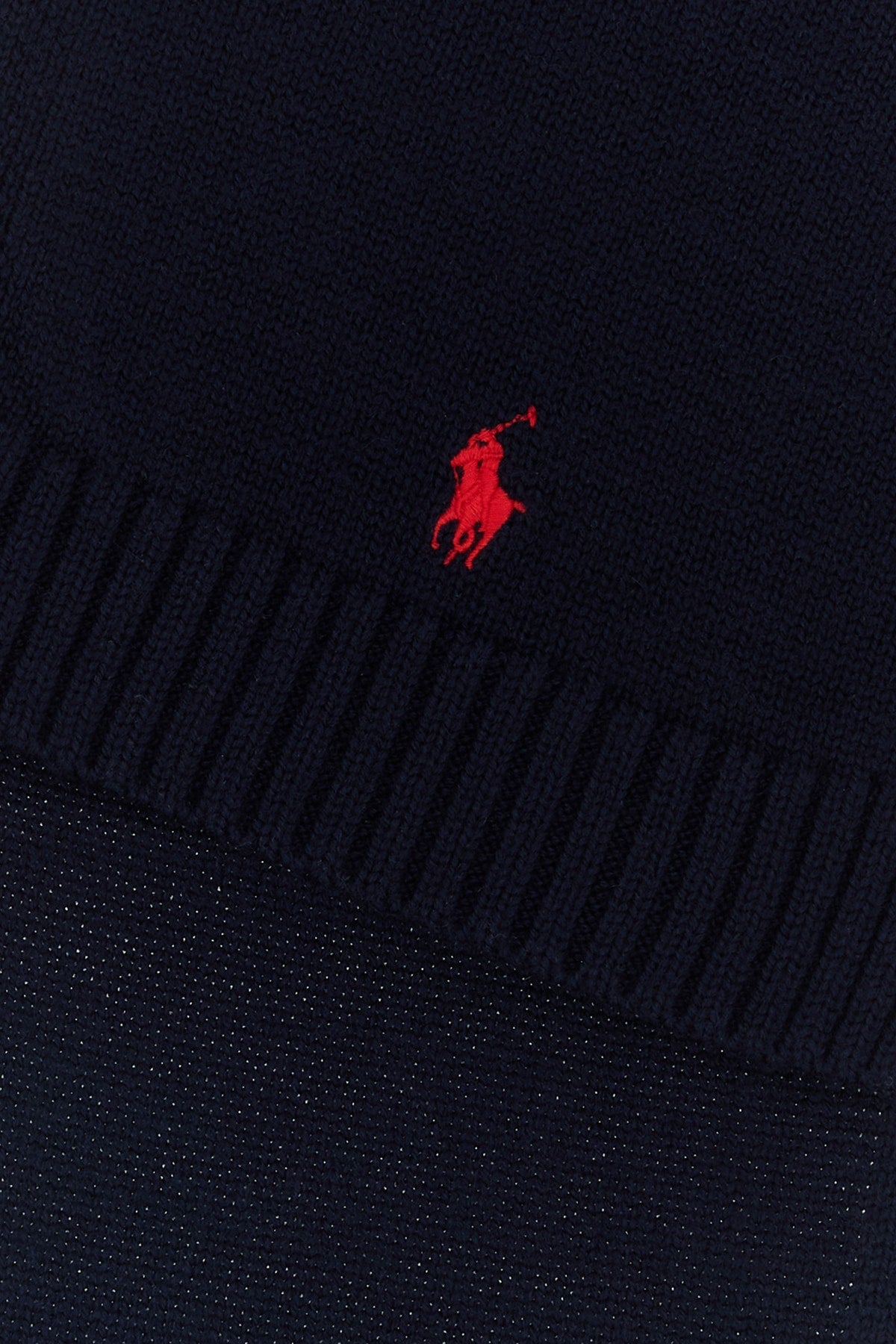 SCARF_323953205_001_Image_2