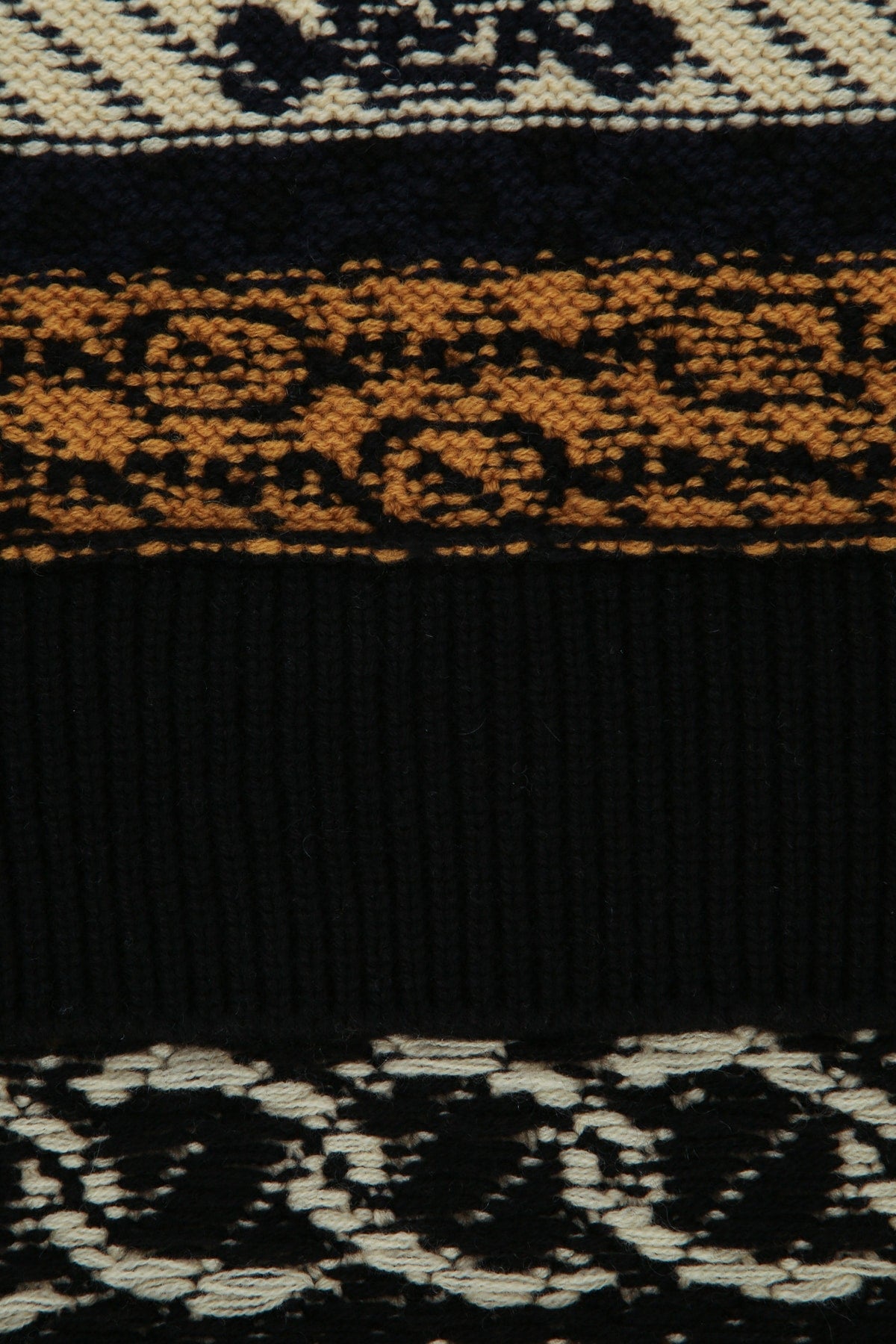SCARF_AA0EV0V65_19BD_Image_2