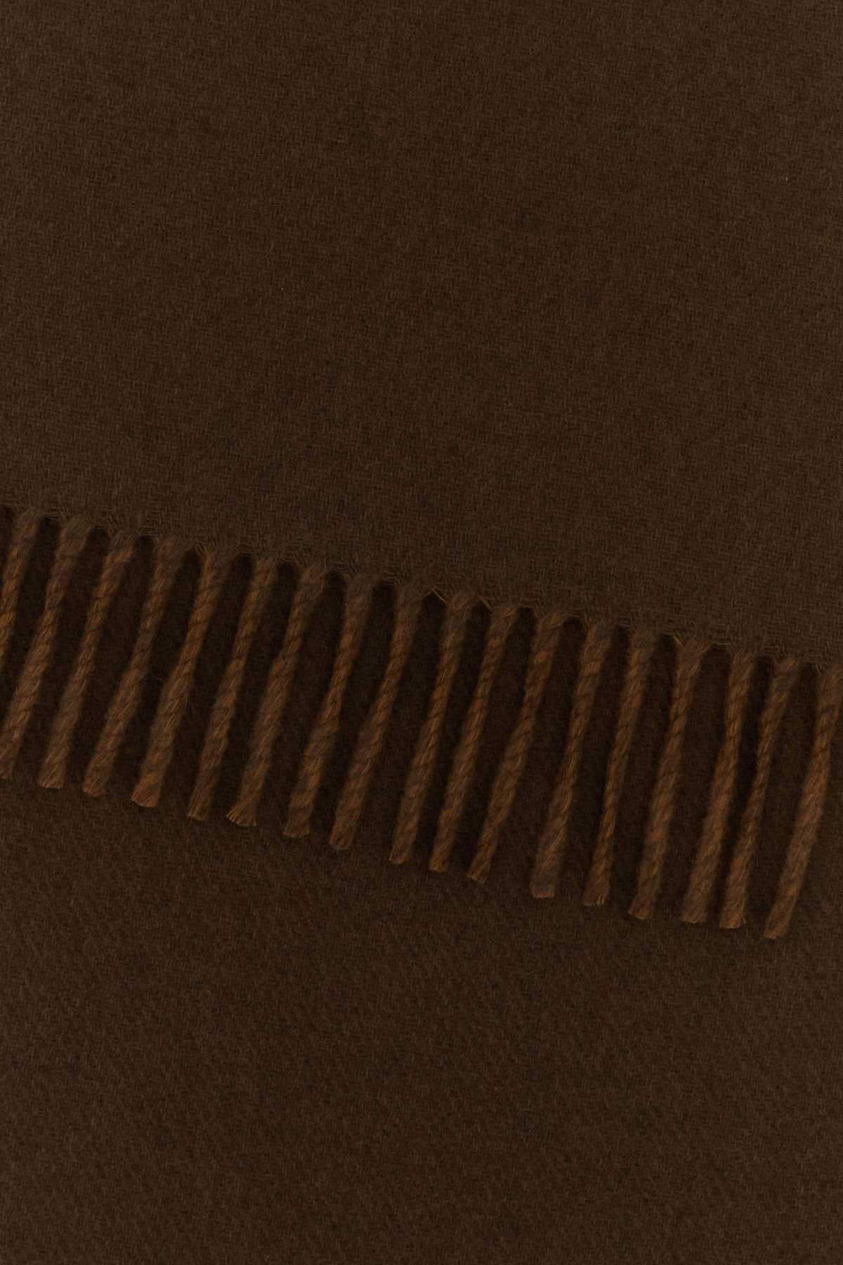 SCARF_GUCCIPARF_33X200_8531813GB02_2165_Image_2