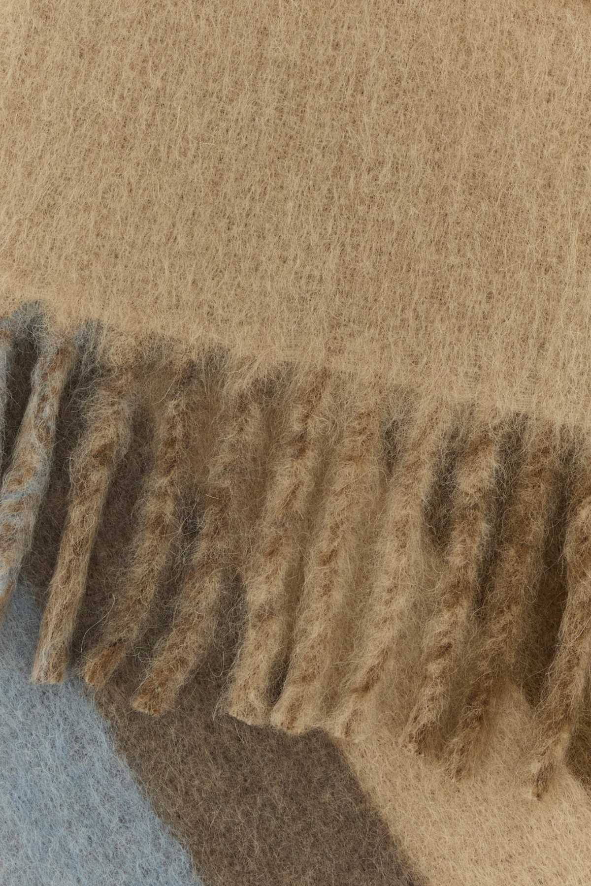 SCARF_SCMC0103A0UAW017_JQW60_Image_2