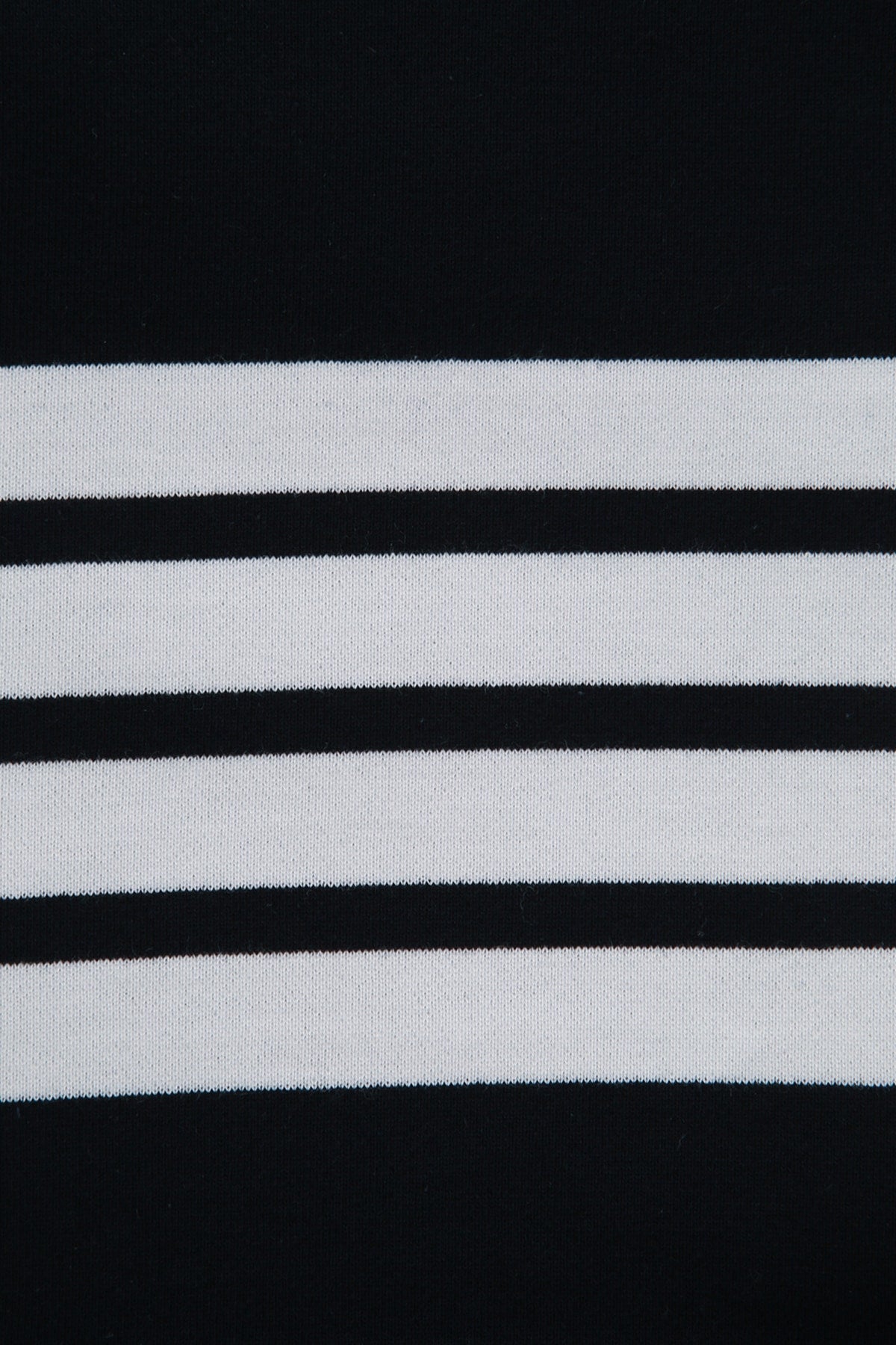 SCARF_W_ENGINEERED_4_BAR_IN_SOLID_CLASS_UJH002A03037_415_Image_3