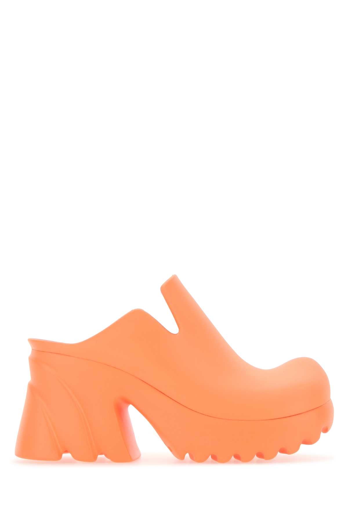 SCARPE_CON_TACCO_667153V11T0_6528_Image_1