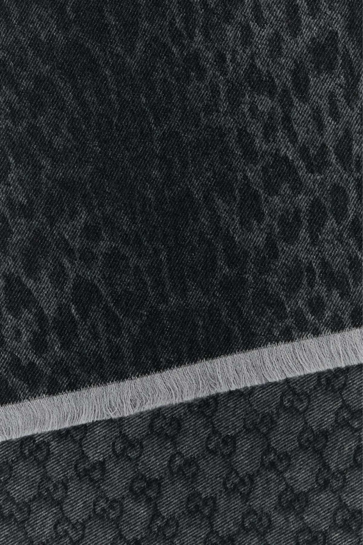 SCARVES_A005HK3G200_1360_Image_3