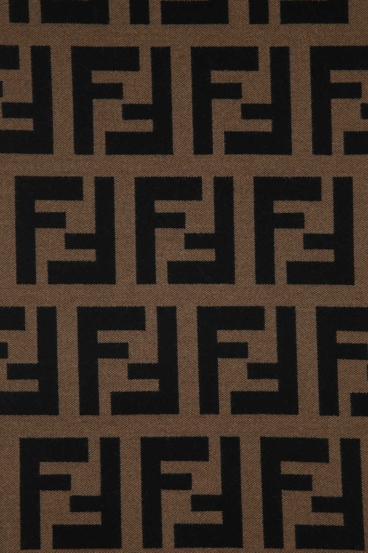 SCIARPA_35x180_FENDI_ZUCCA_SE_FXS424A3Q1_F0QB8_Image_3