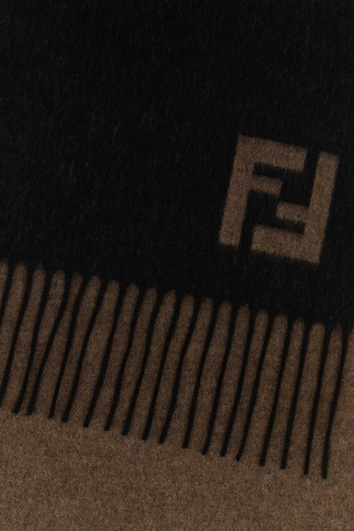 SCIARPA_IN_CASHMERE_CON_LOGO_FF_DOUBLE_FACE_FXS734AYBF_F1TTF_Image_2