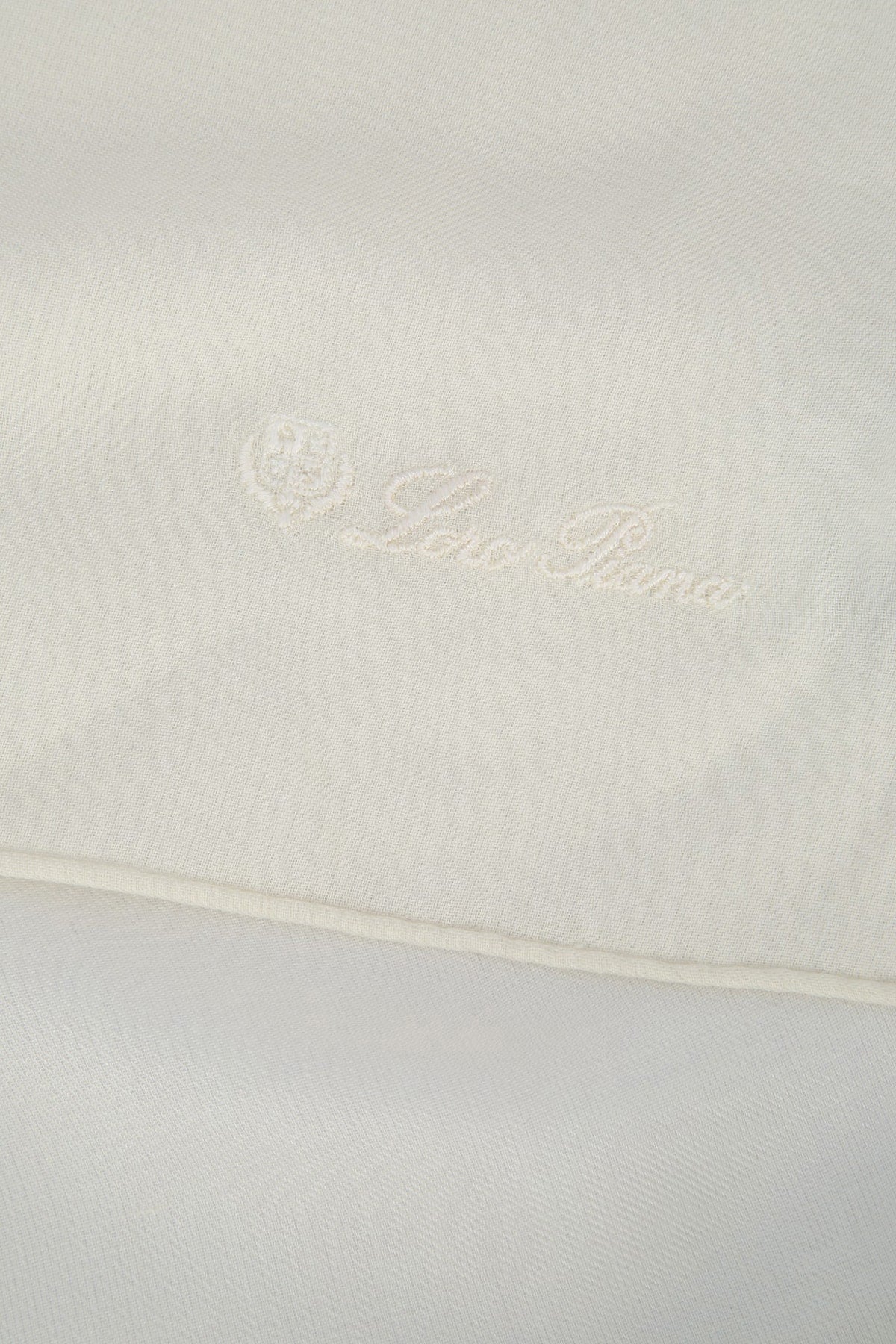 SIGNATURE_STOLE_CASH_SILK_FAO2648_1000_Image_2