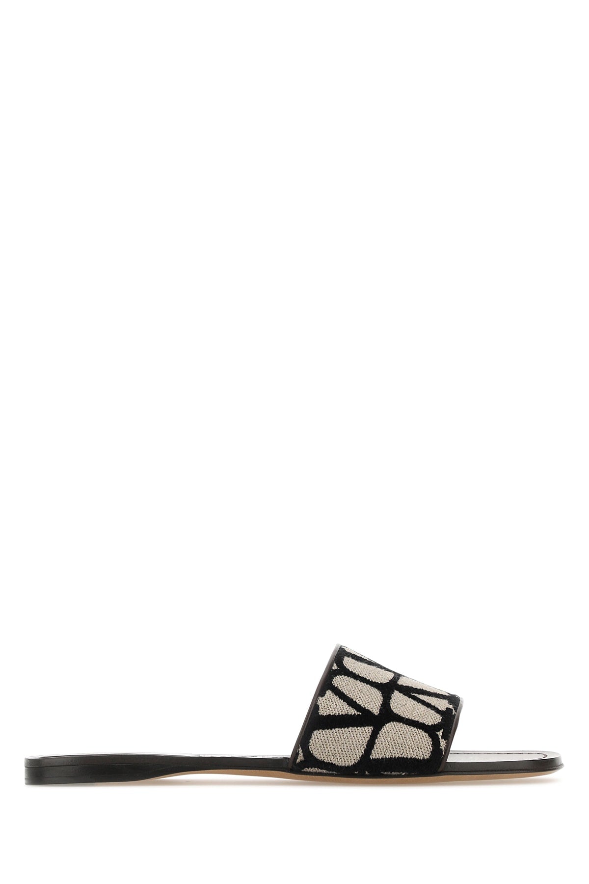 SLIPPERS_2W0S0GS4WIC_6ZN_Image_1