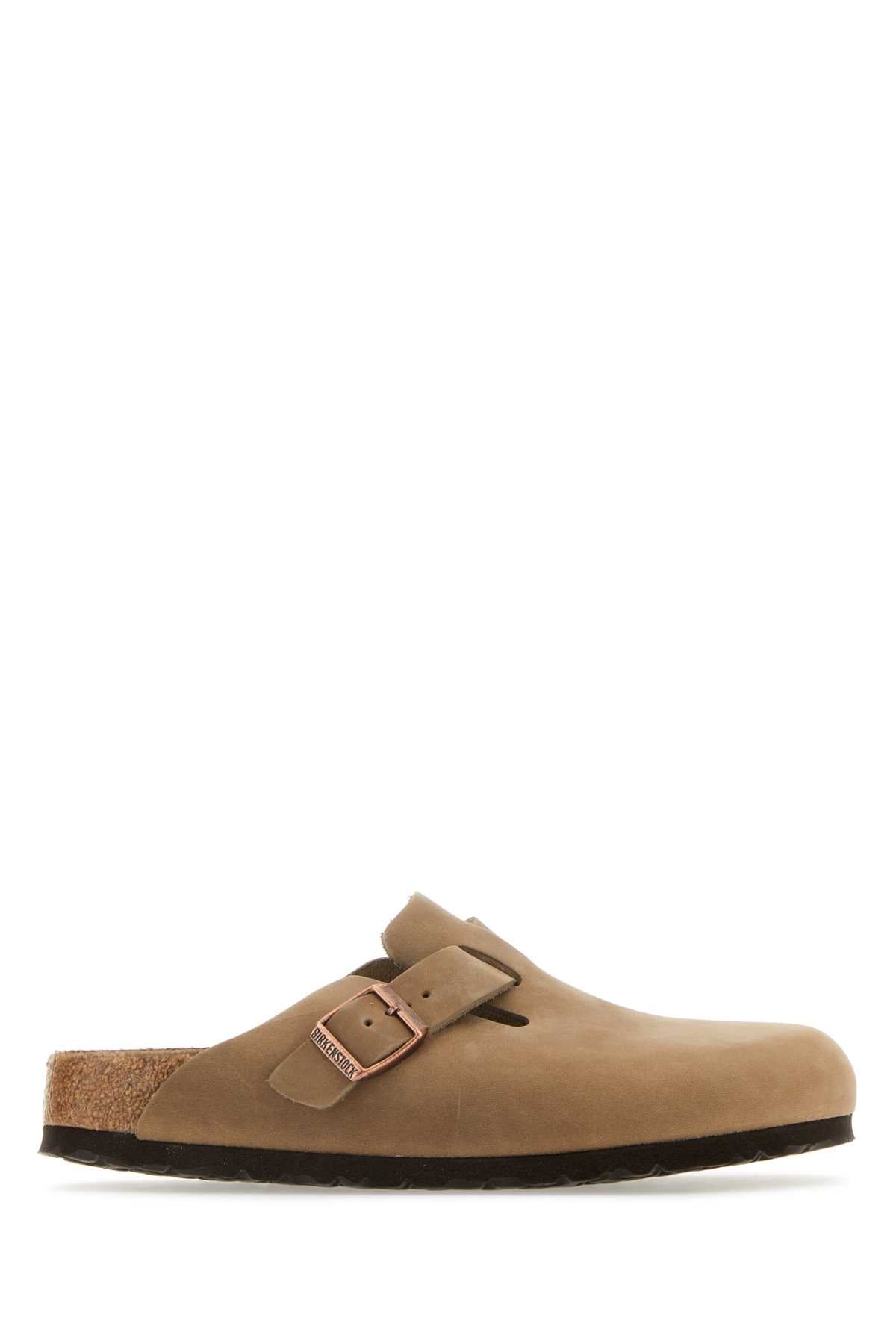 SLIPPERS_960813_TOBACCO_Image_1