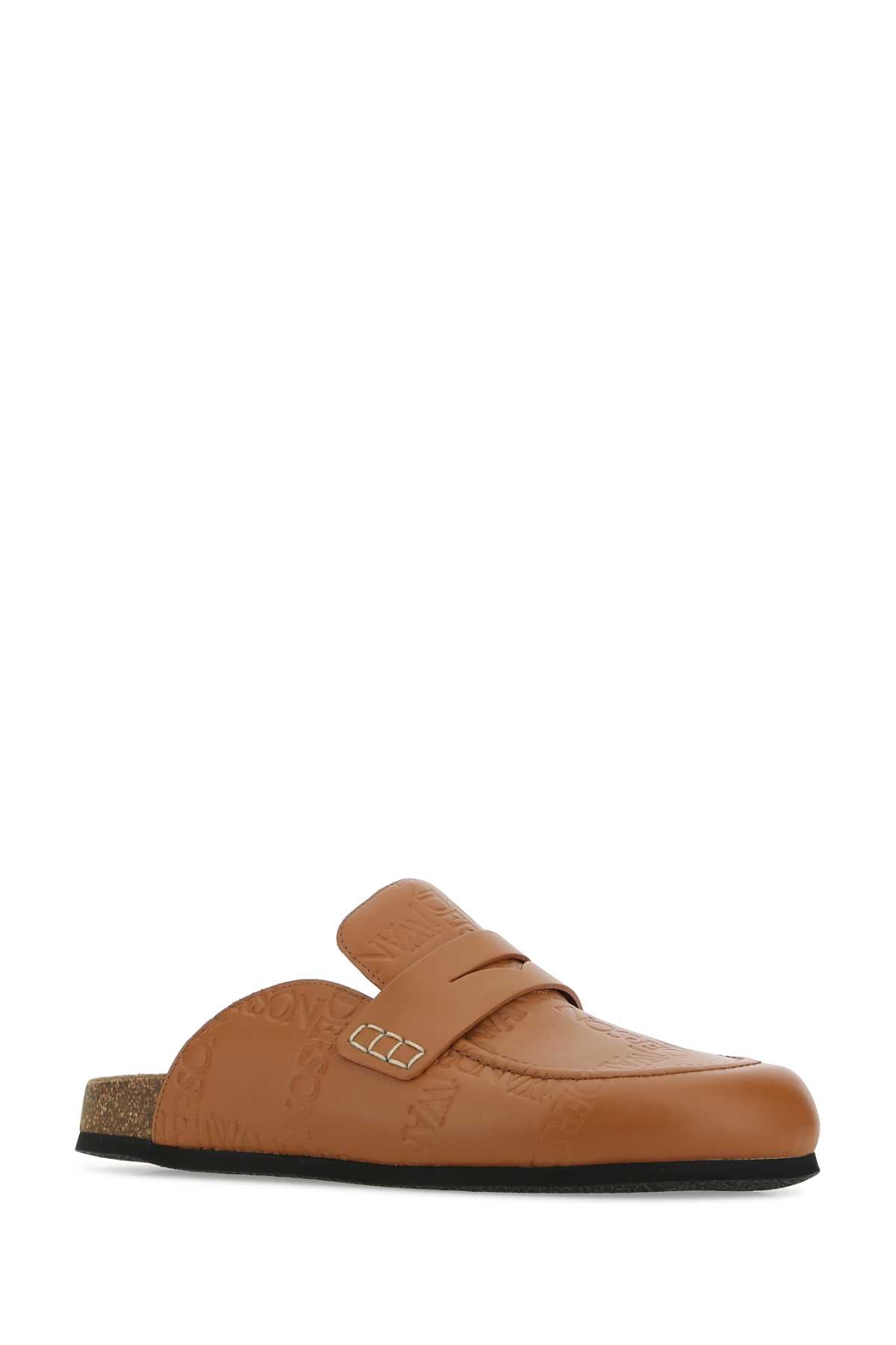 SLIPPERS_ANM36516F_15010_Image_2