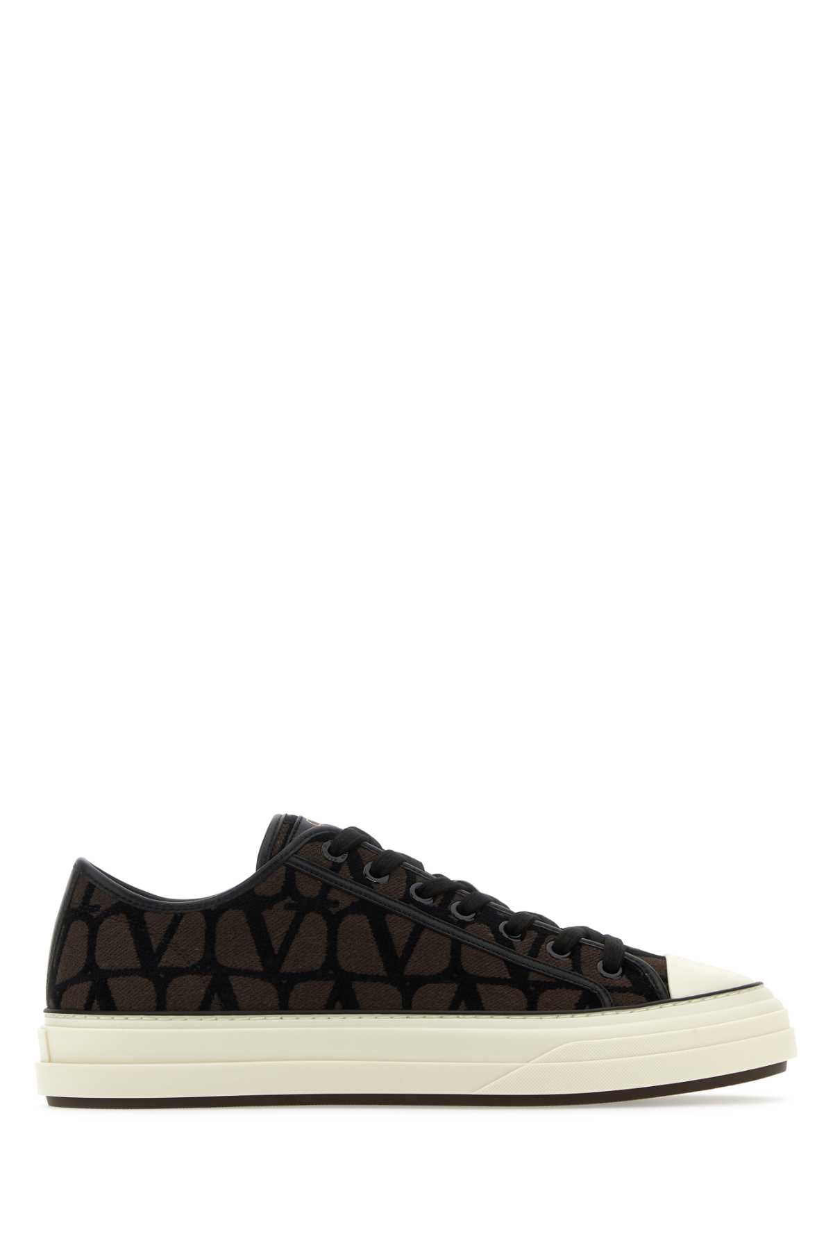 SNEAKERS_2Y0S0H02RWC_U02_Image_1