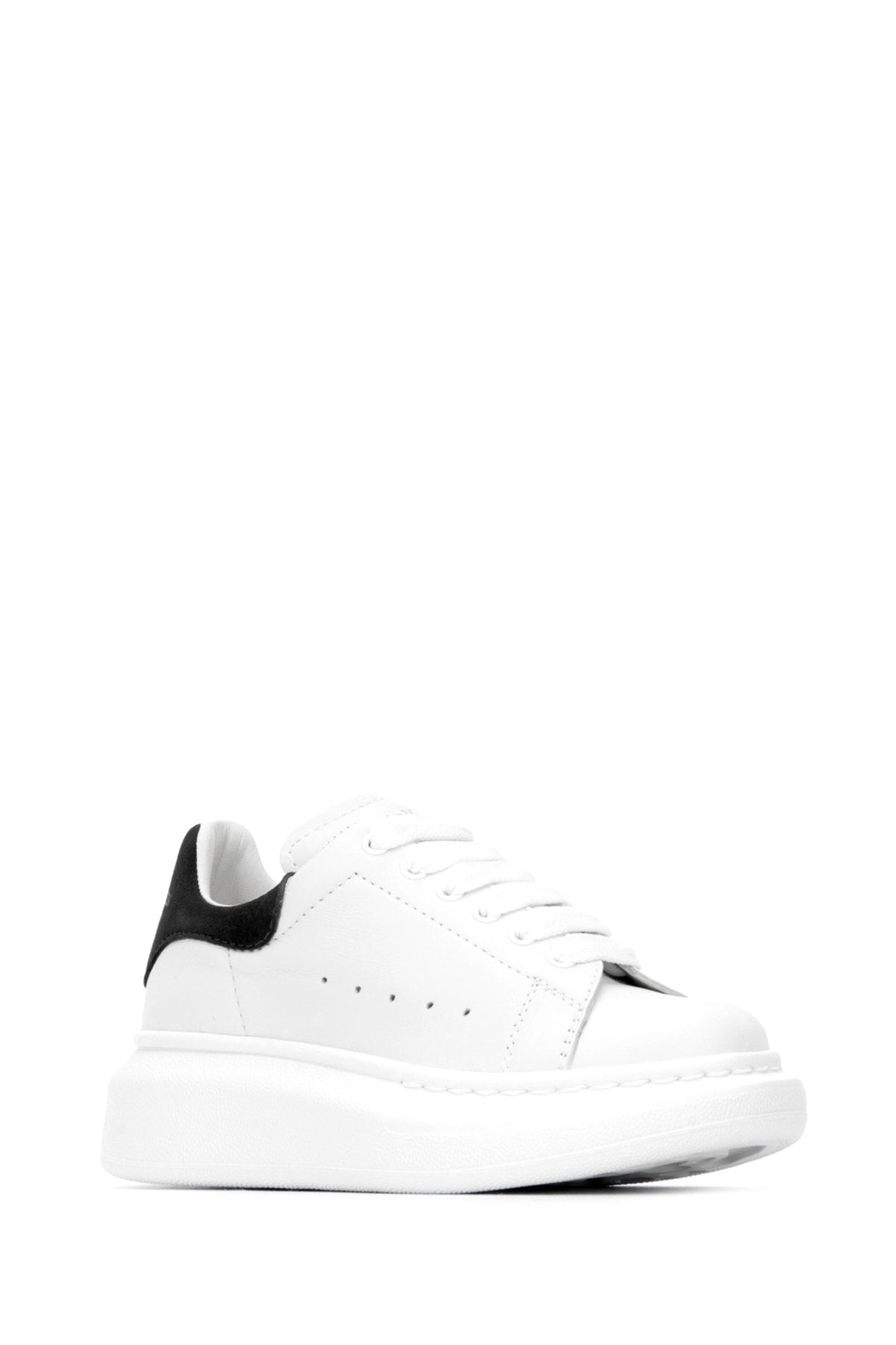 SNEAKERS_587691WHX12_9061_Image_2