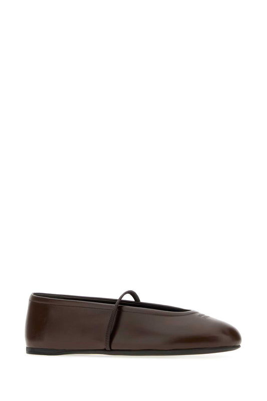 SNEAKERS_5F334EF005070_F0003_Image_2