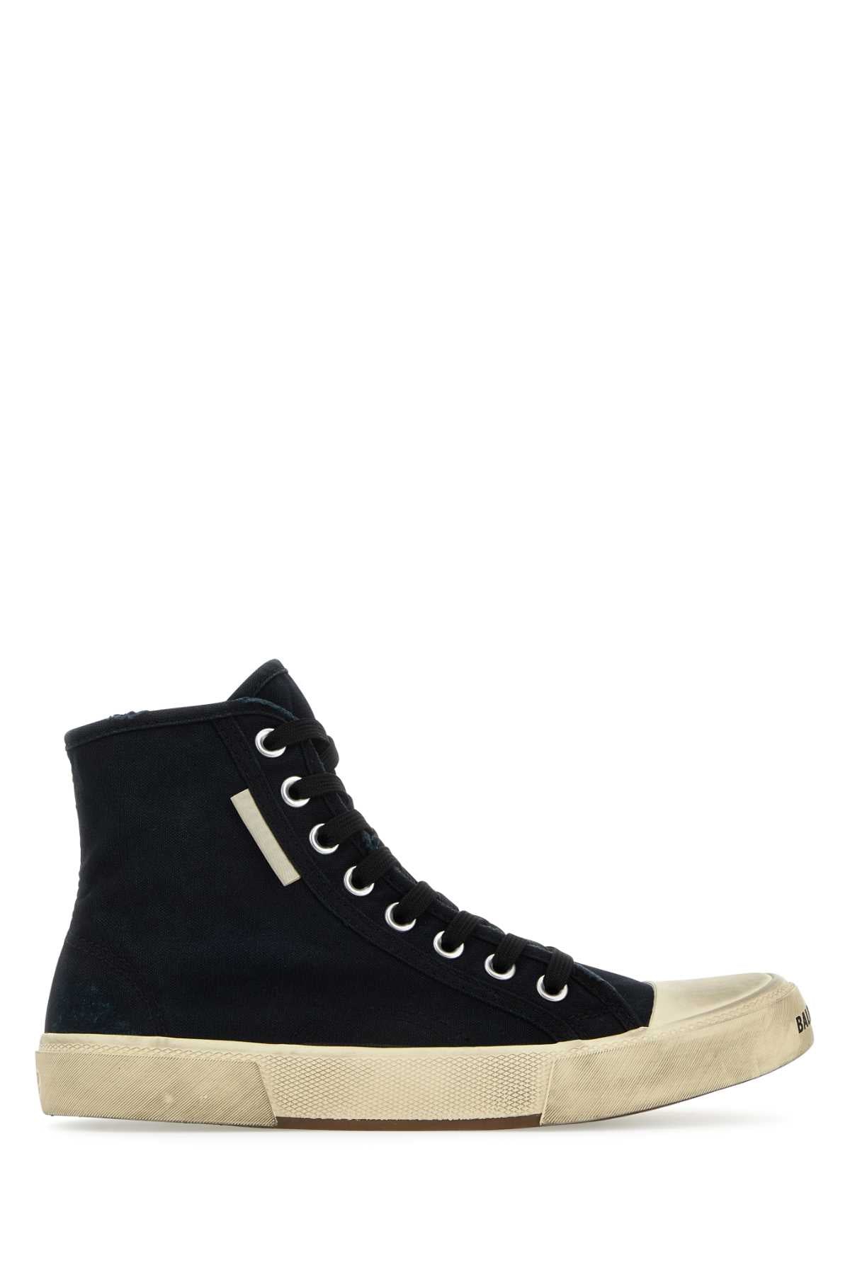 SNEAKERS_688756W3RC1_1090_Image_1