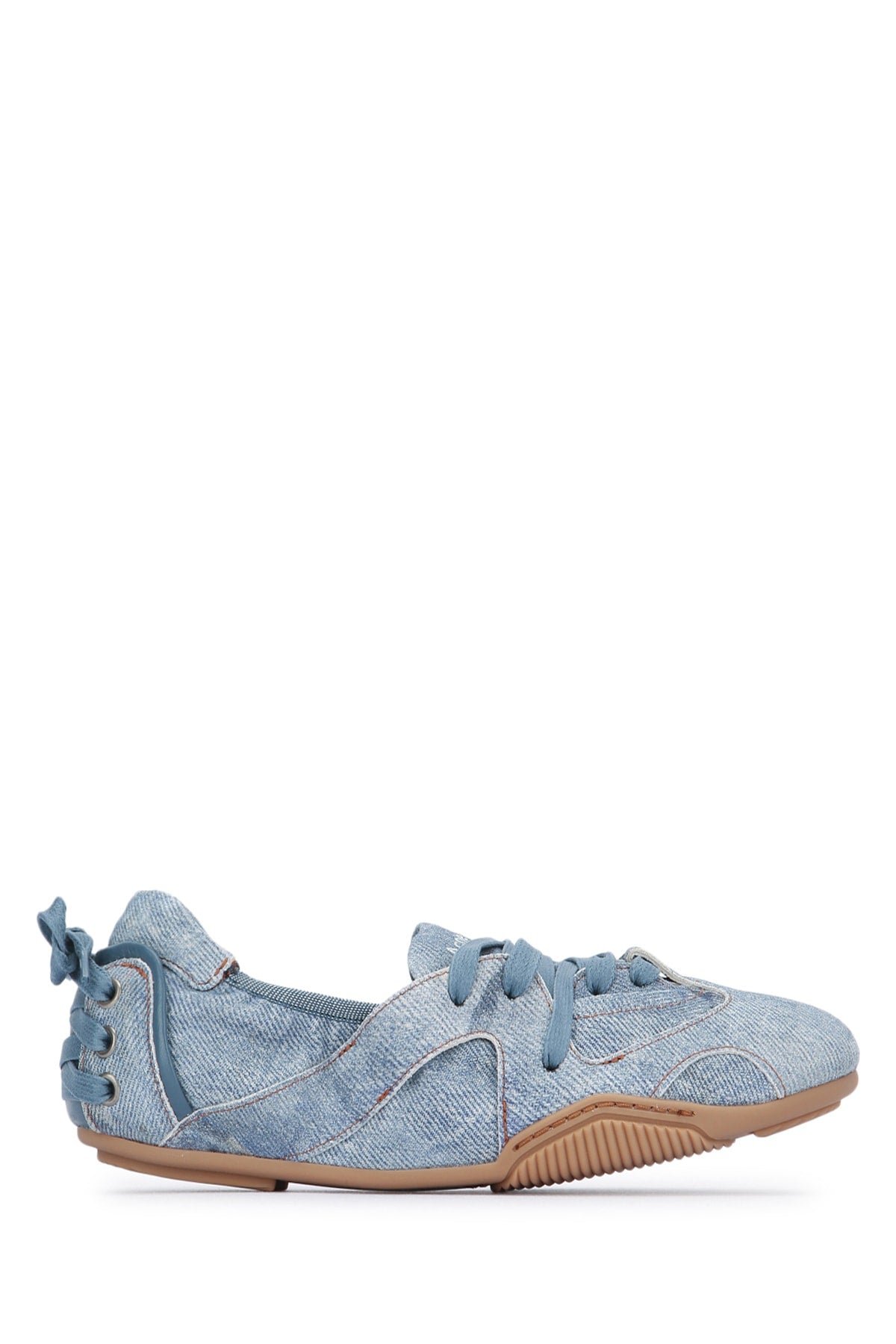 SNEAKERS_AD0774_228_Image_1