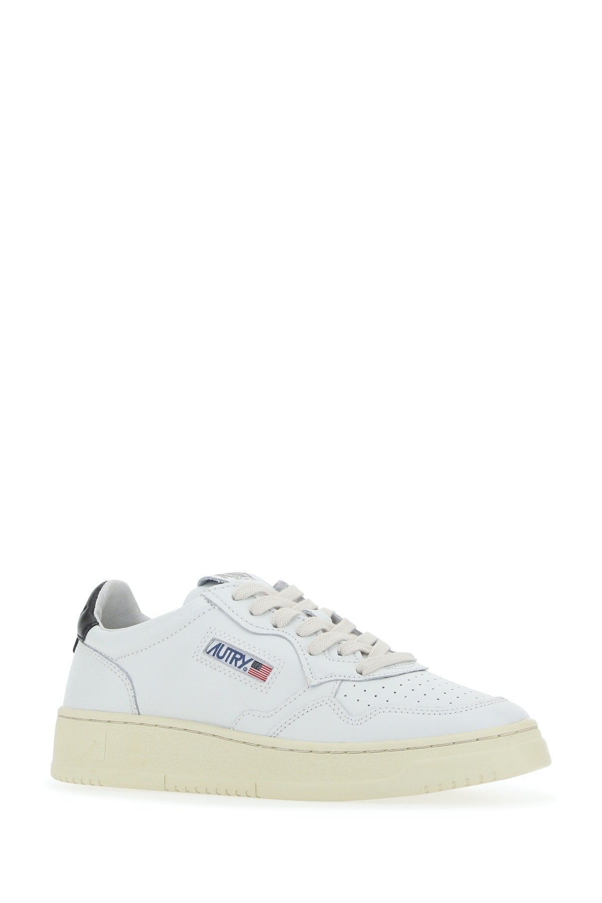 SNEAKERS_AULW_LL22_Image_2