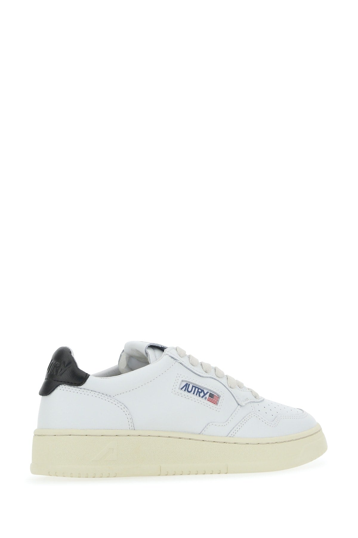 SNEAKERS_AULW_LL22_Image_3