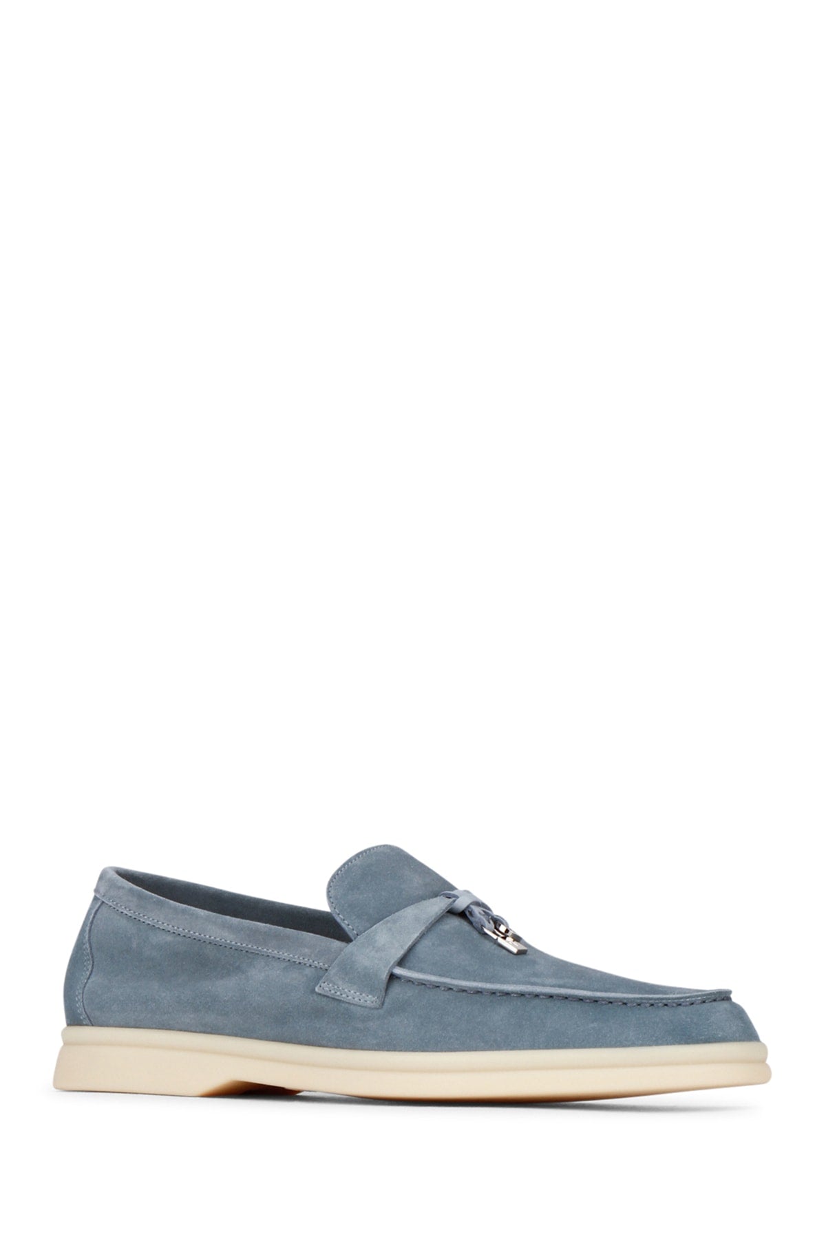 SNEAKERS_FAE5444_603X_Image_2