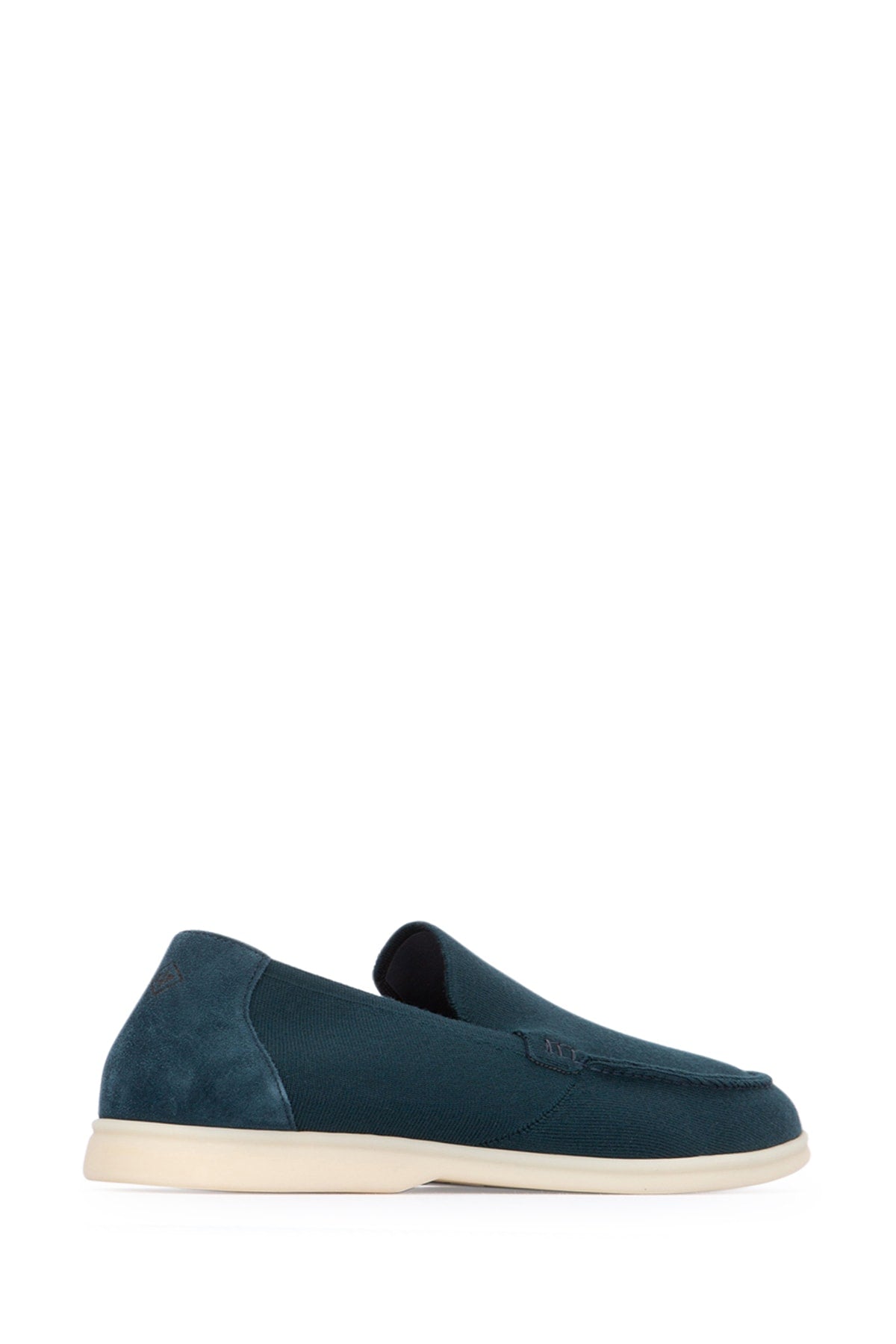 SNEAKERS_FAM1581_50HC_Image_3
