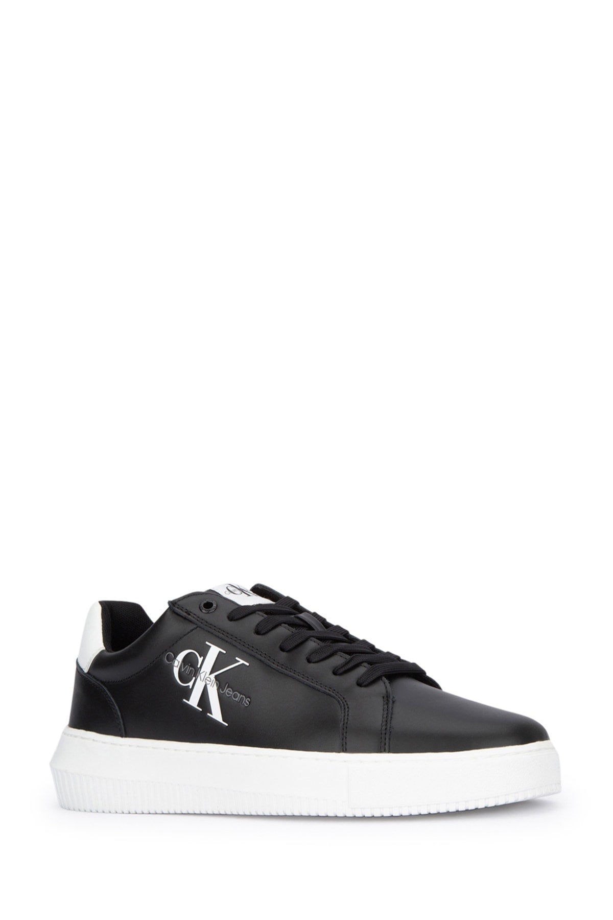 SNEAKERS_YM0YM00681_0GJ_Image_2