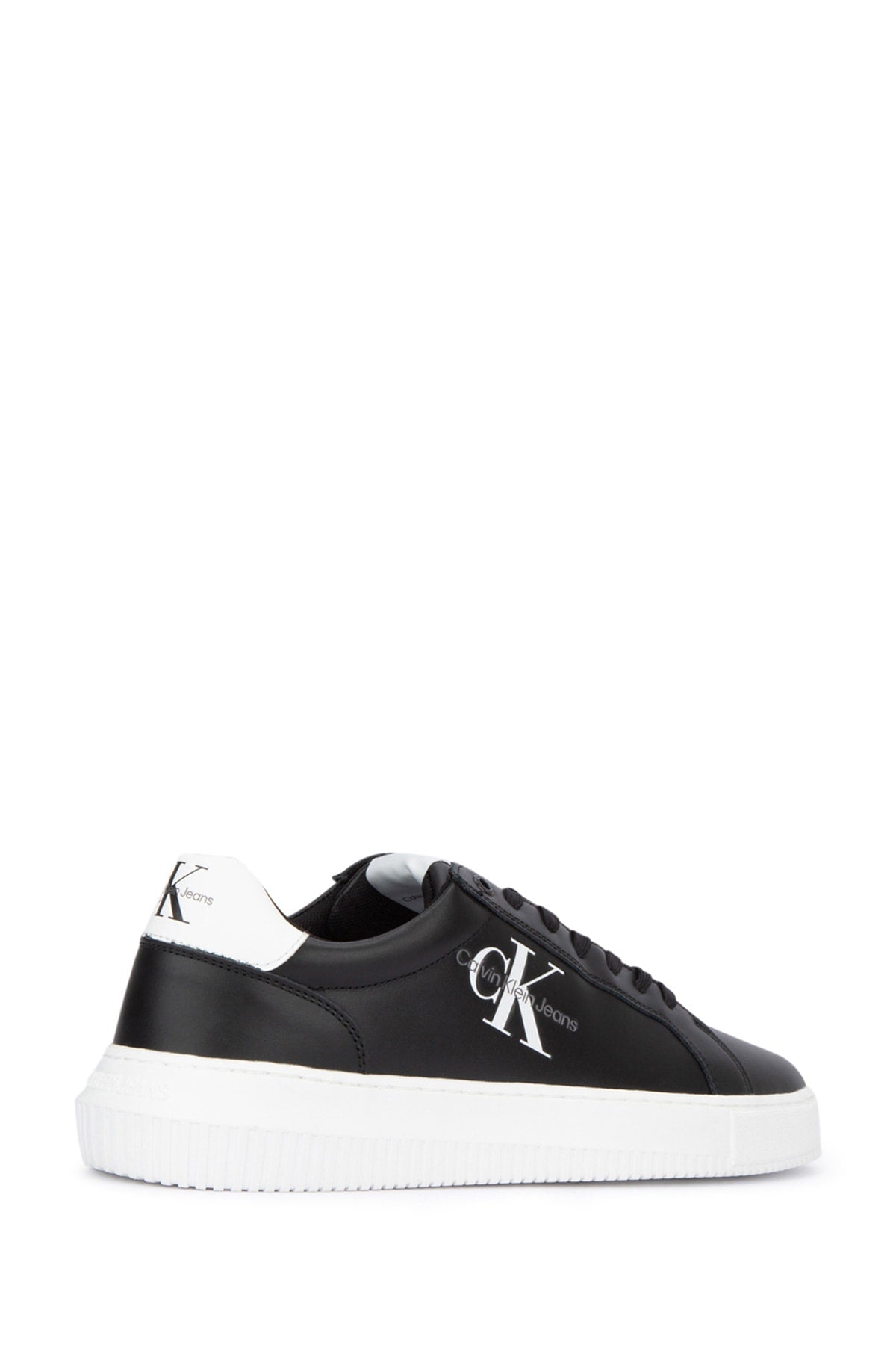 SNEAKERS_YM0YM00681_0GJ_Image_3
