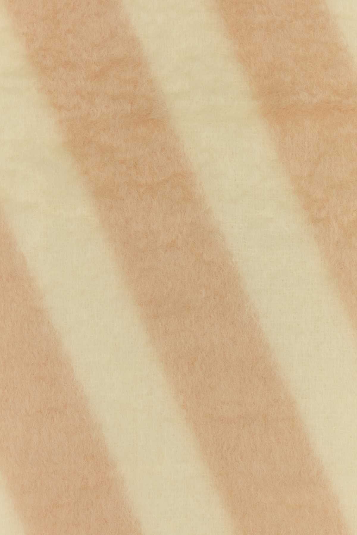 STRIPES_SCARF_J40TE0123J40041_634_Image_3