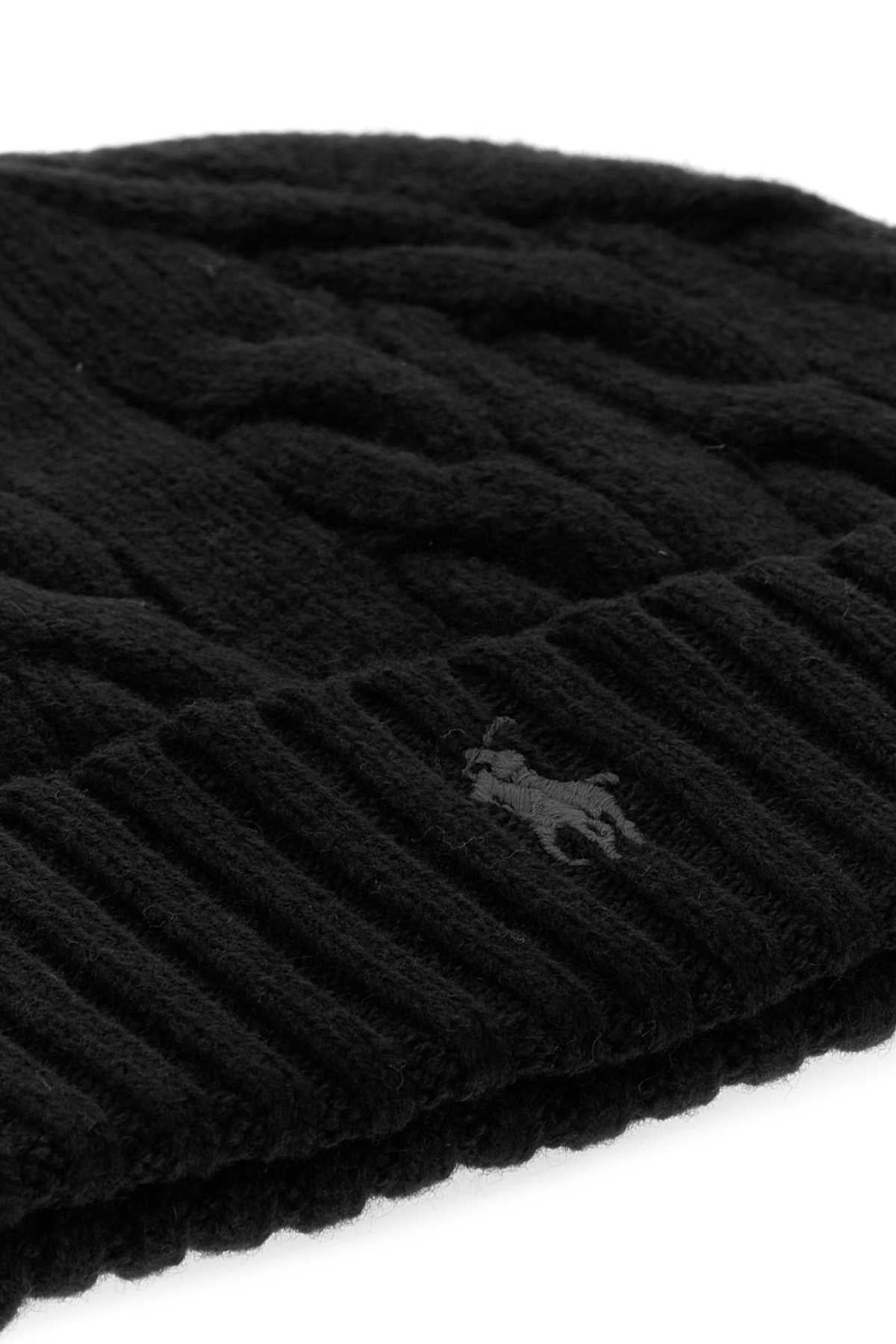 SWEATER-HAT_710B23668_001_Image_3
