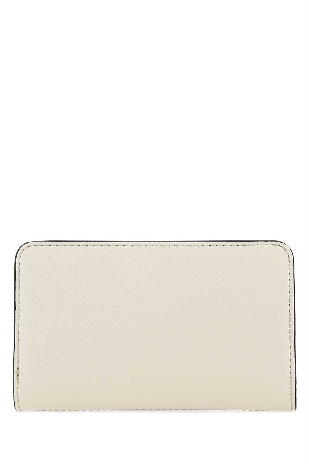 THE_COMPACT_WALLET_M0014281_088_Image_3