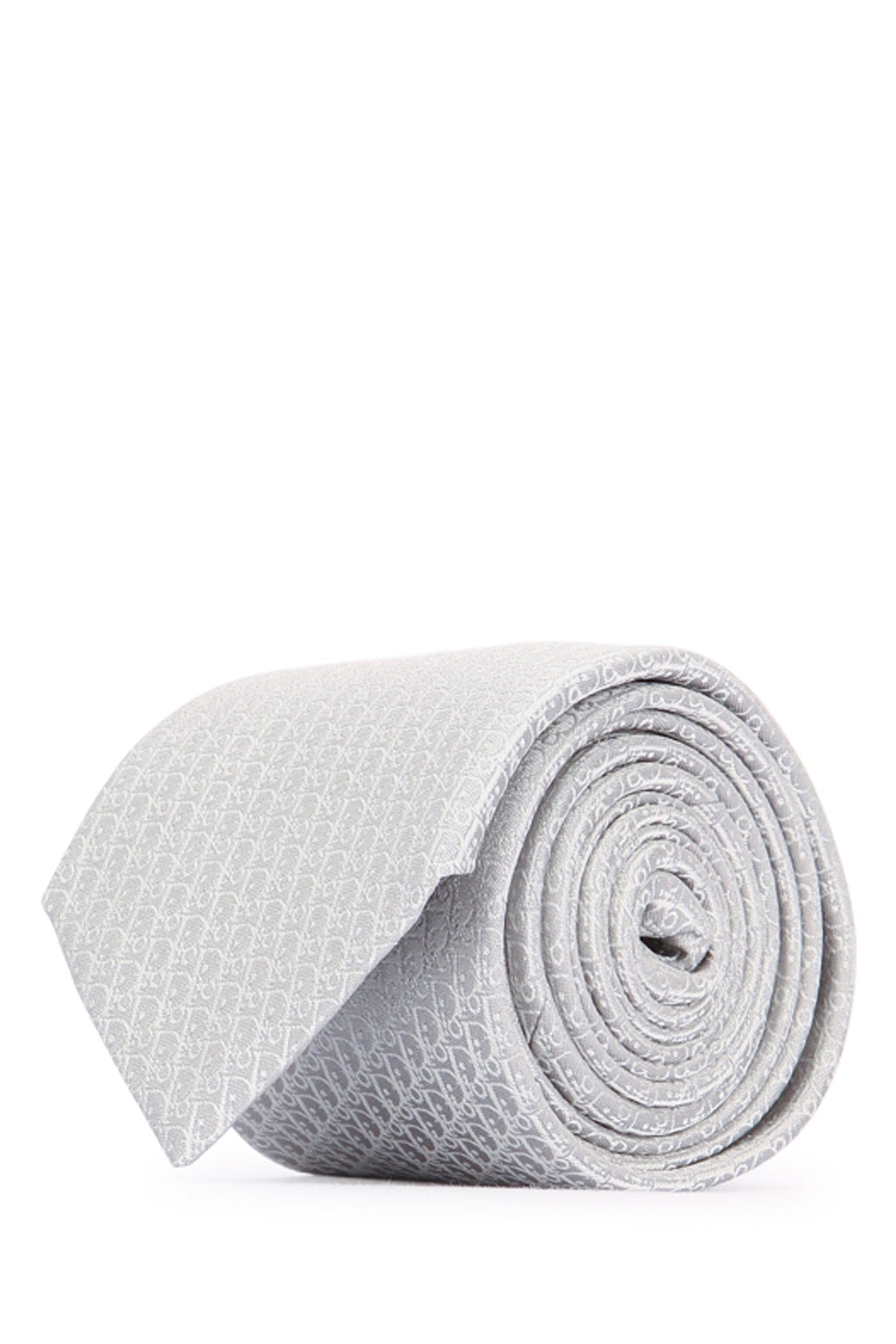 TIES_OBLIQUE_03C1047A0330_815_Image_1