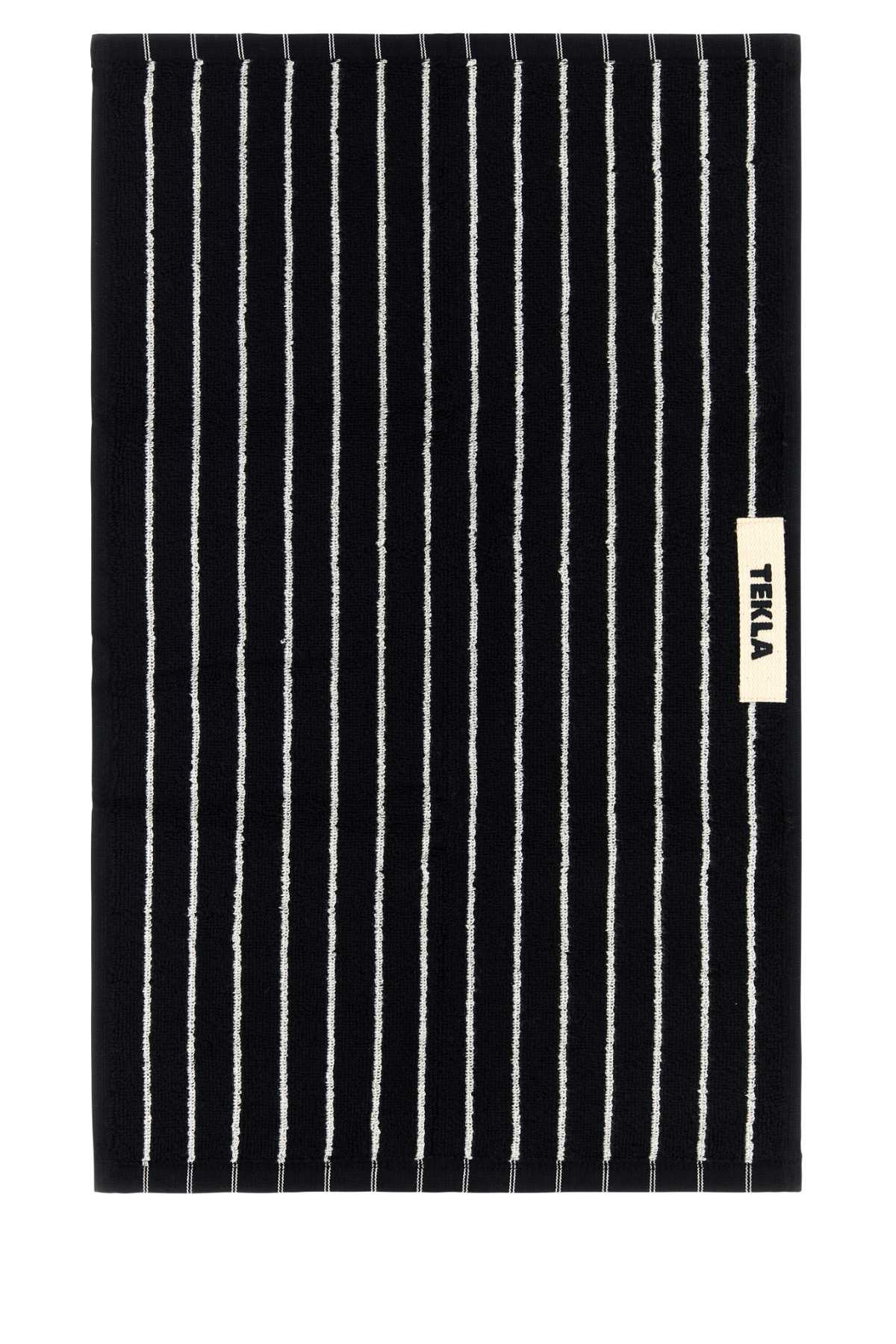 TOWELS_PIN_STRIPES_TTBLST30X50_BLACKSTRIPES_Image_2