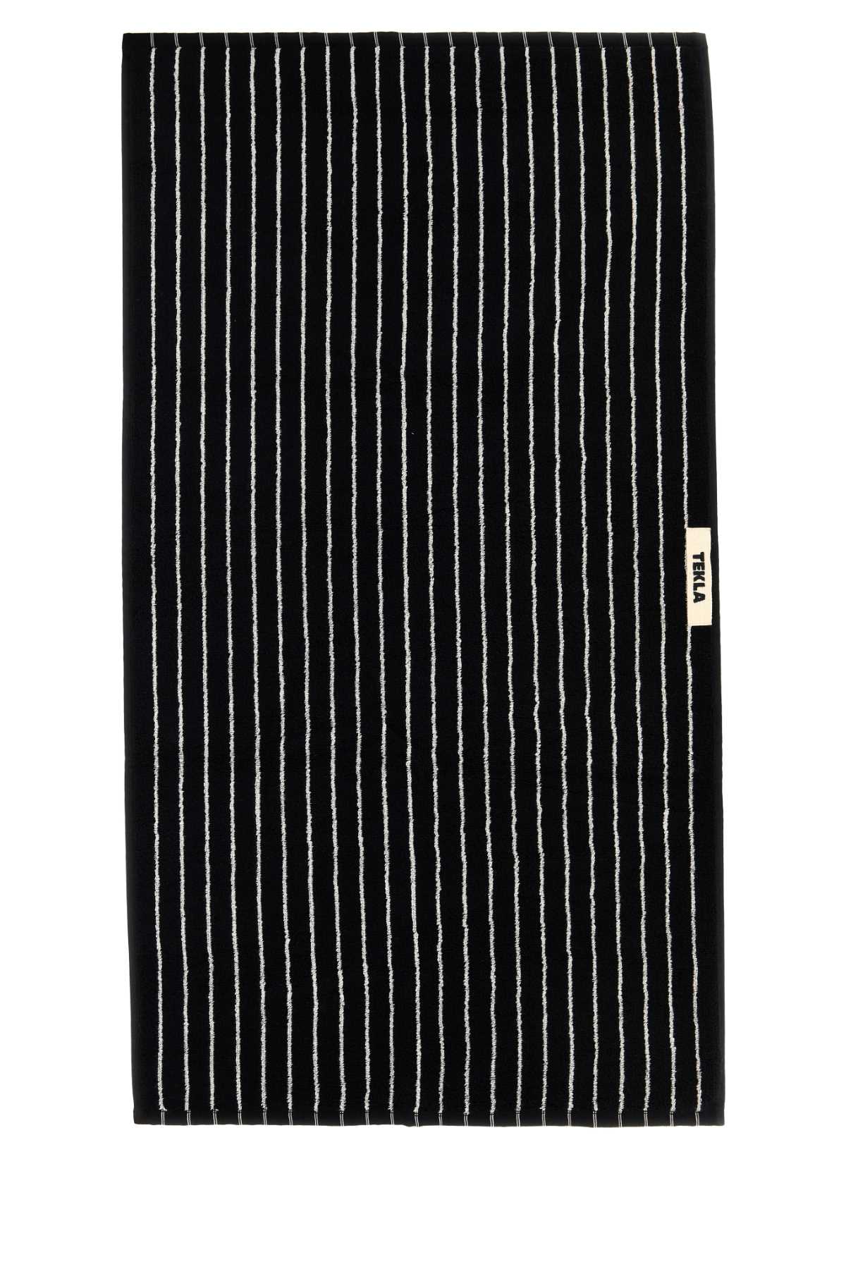 TOWELS_PIN_STRIPES_TTBLST50X90_BLACKSTRIPES_Image_2