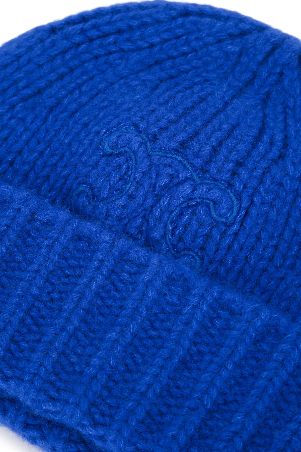TRIOMPHE_BEANIE_AA09Y0899_07BR_Image_3