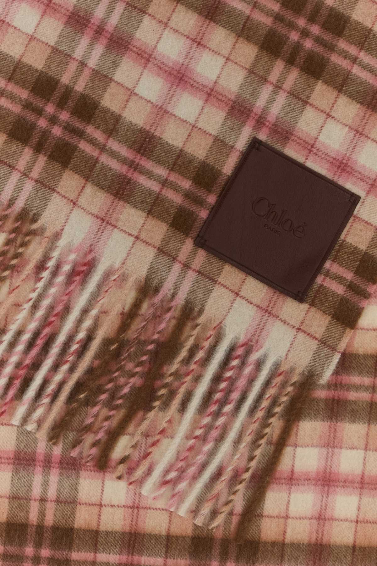 TS05_-_Chlo_In_Checks_CH26WTS05WS1_9P0_Image_3