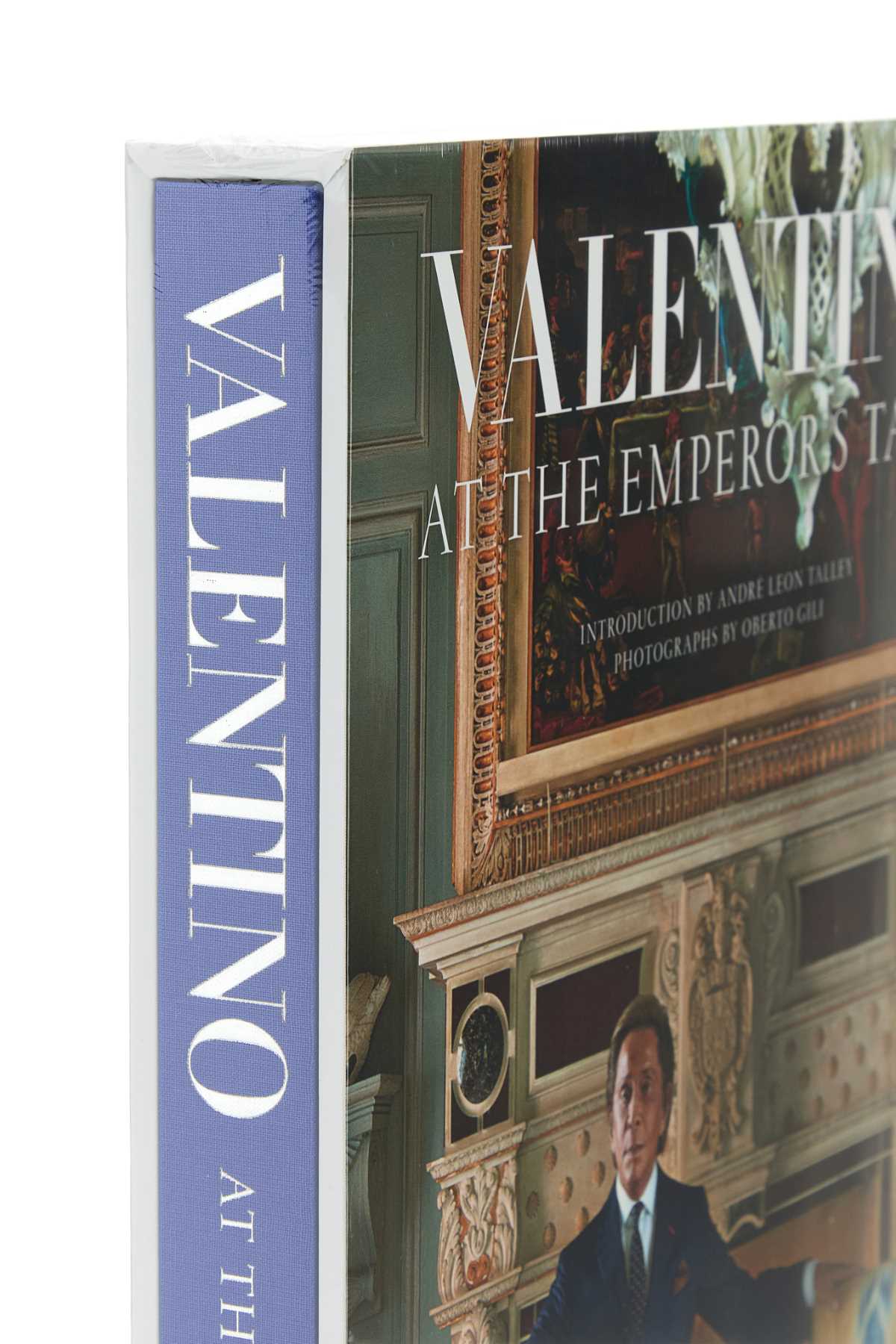 Valentino_At_The_Emperors_Table_9781614282938_000_Image_3