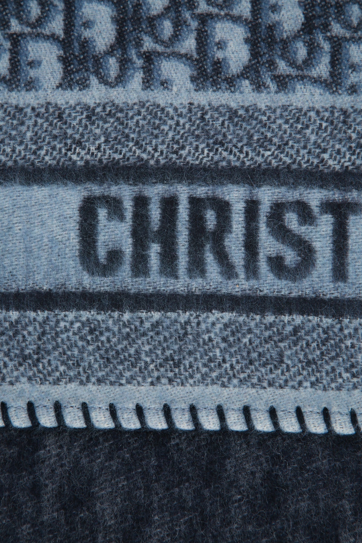 W_SCARF-STOLES_51DOB203I060_540_Image_2
